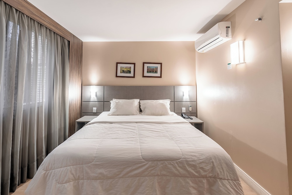 DELUXE, DOUBLE BED