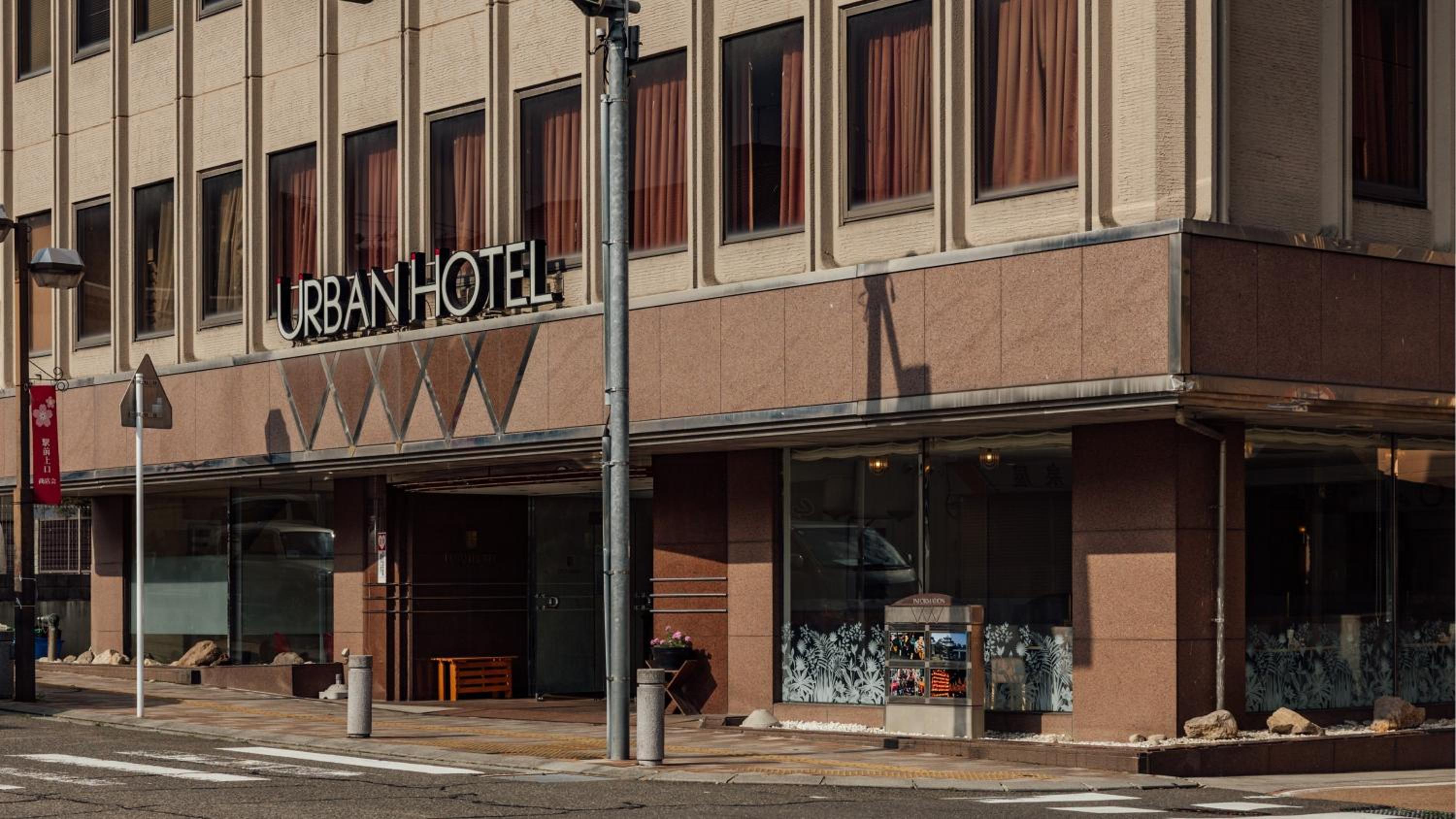 Urban Hotel 3/37