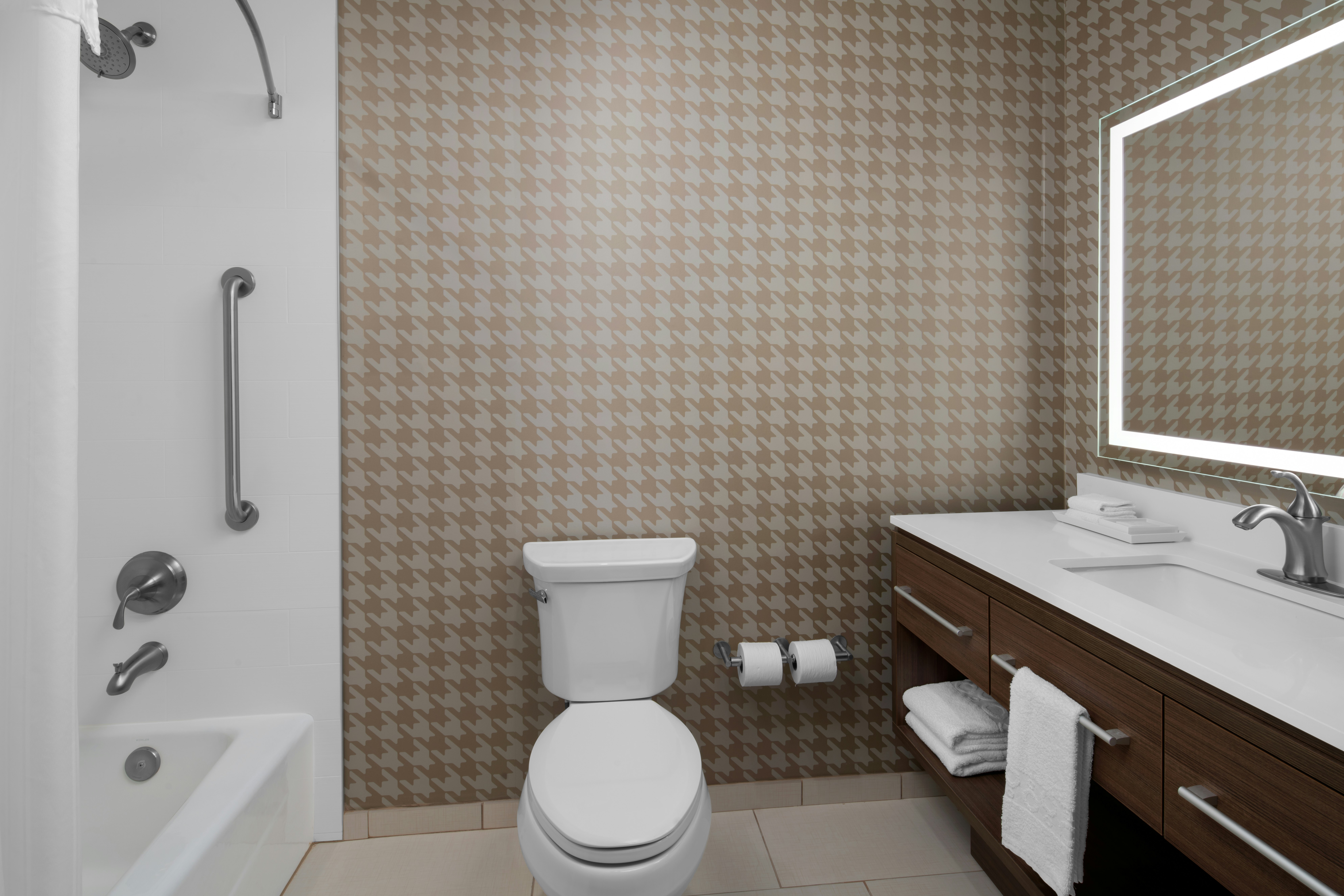 Studio, 2 Queen Beds, Accessible