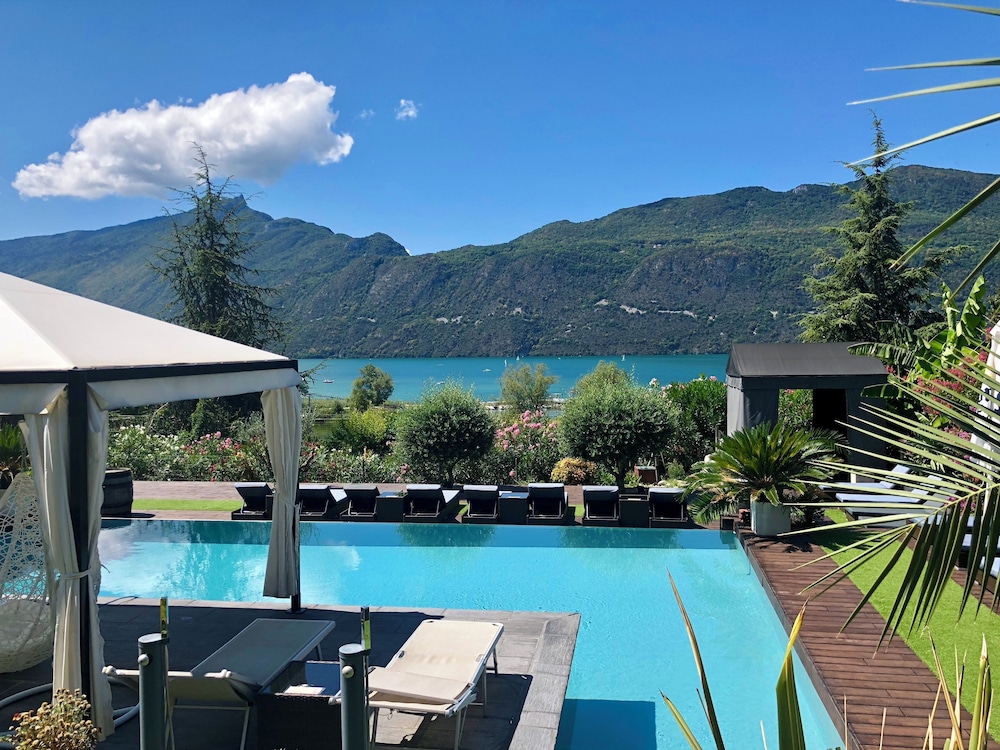 Les Suites Du Lac 42/50