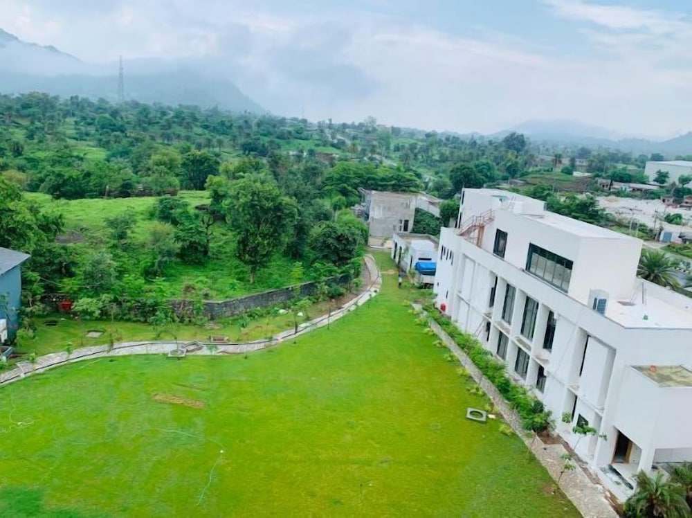 Vinti Resort, Ambaji 14/18