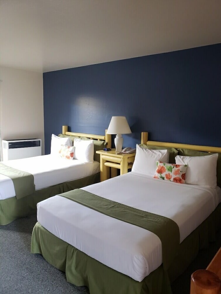Carmel River Inn 22/62