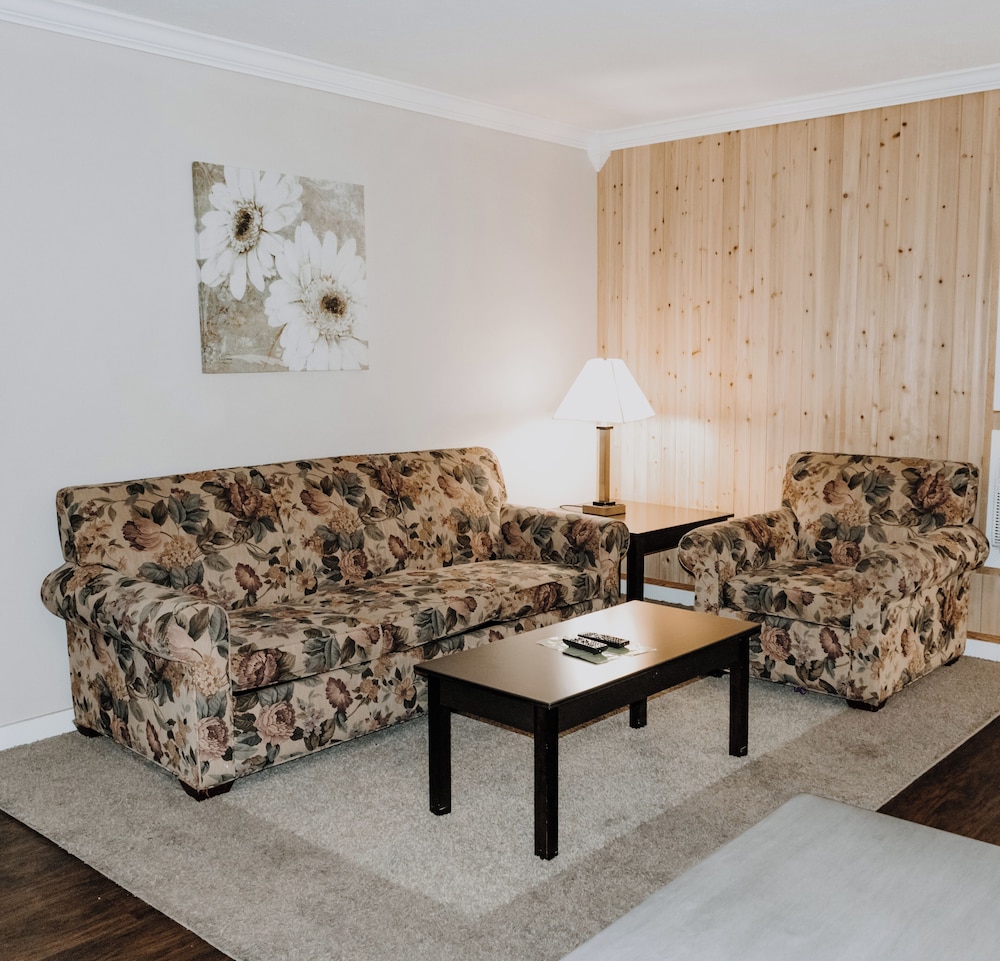 Carriage House Country Club 23/50