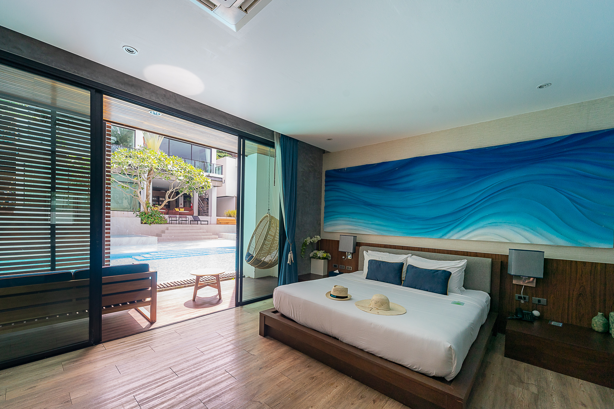Junior Suite Pool Access