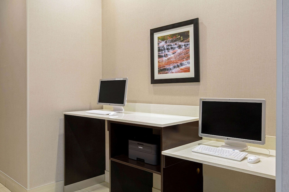 La Quinta Inn & Suites By Wyndham Cedar City 23/25