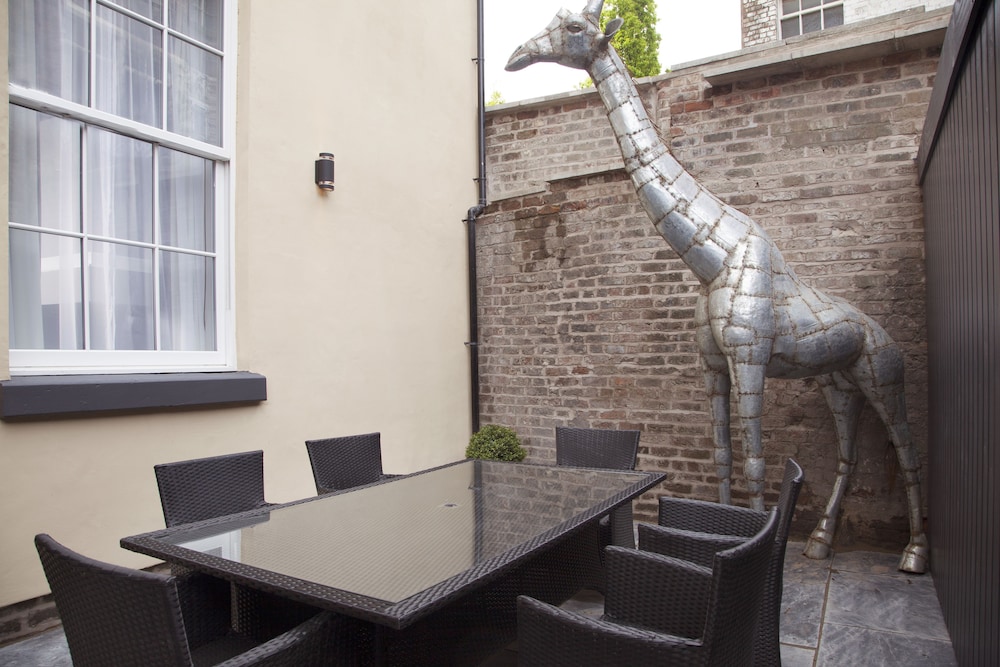 Epic Aparthotel Duke Street 39/50