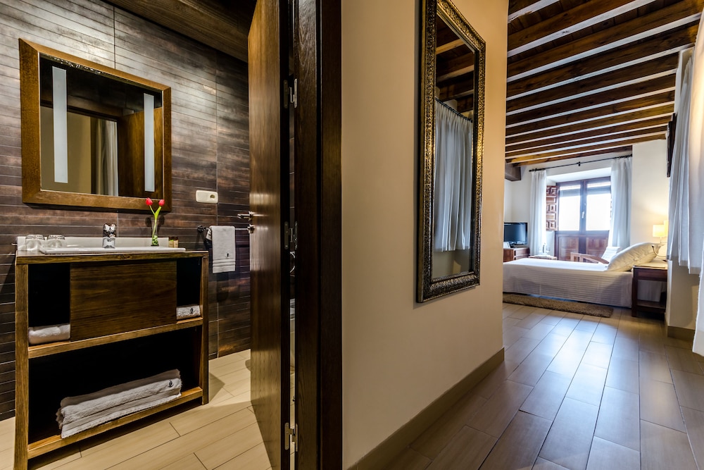 Hotel Yit Abentofail 49/50