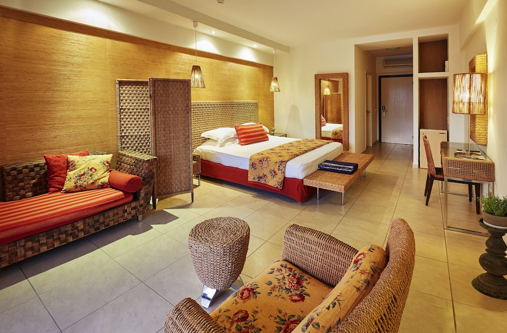 Ilio Mare Beach Hotel by GHH 47/75