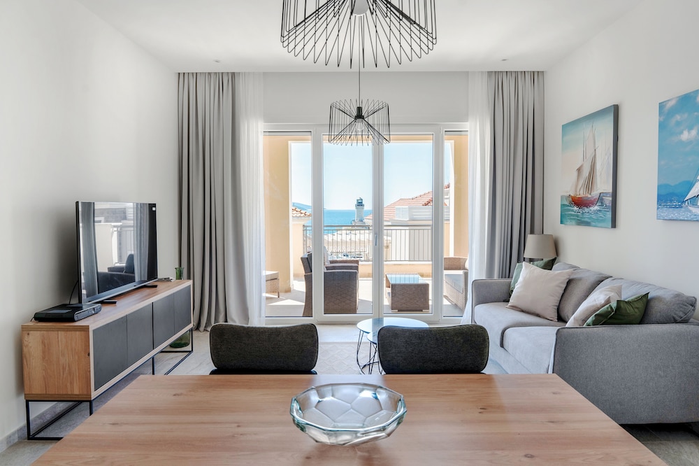 Lustica Bay Vacation Homes 25/50