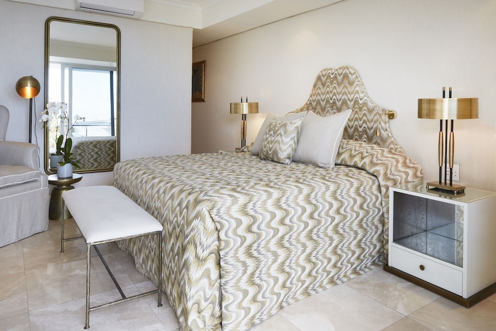 The Twelve Apostles Hotel And Spa 8/65