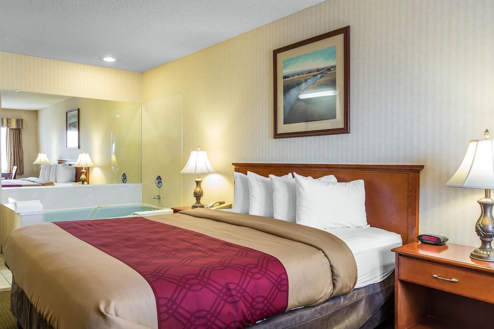 Econo Lodge Inn & Suites Riverside Corona 15/34