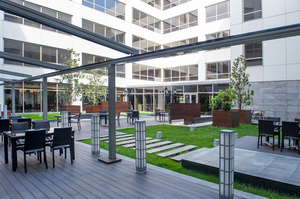ISG Airport Hotel 59/63