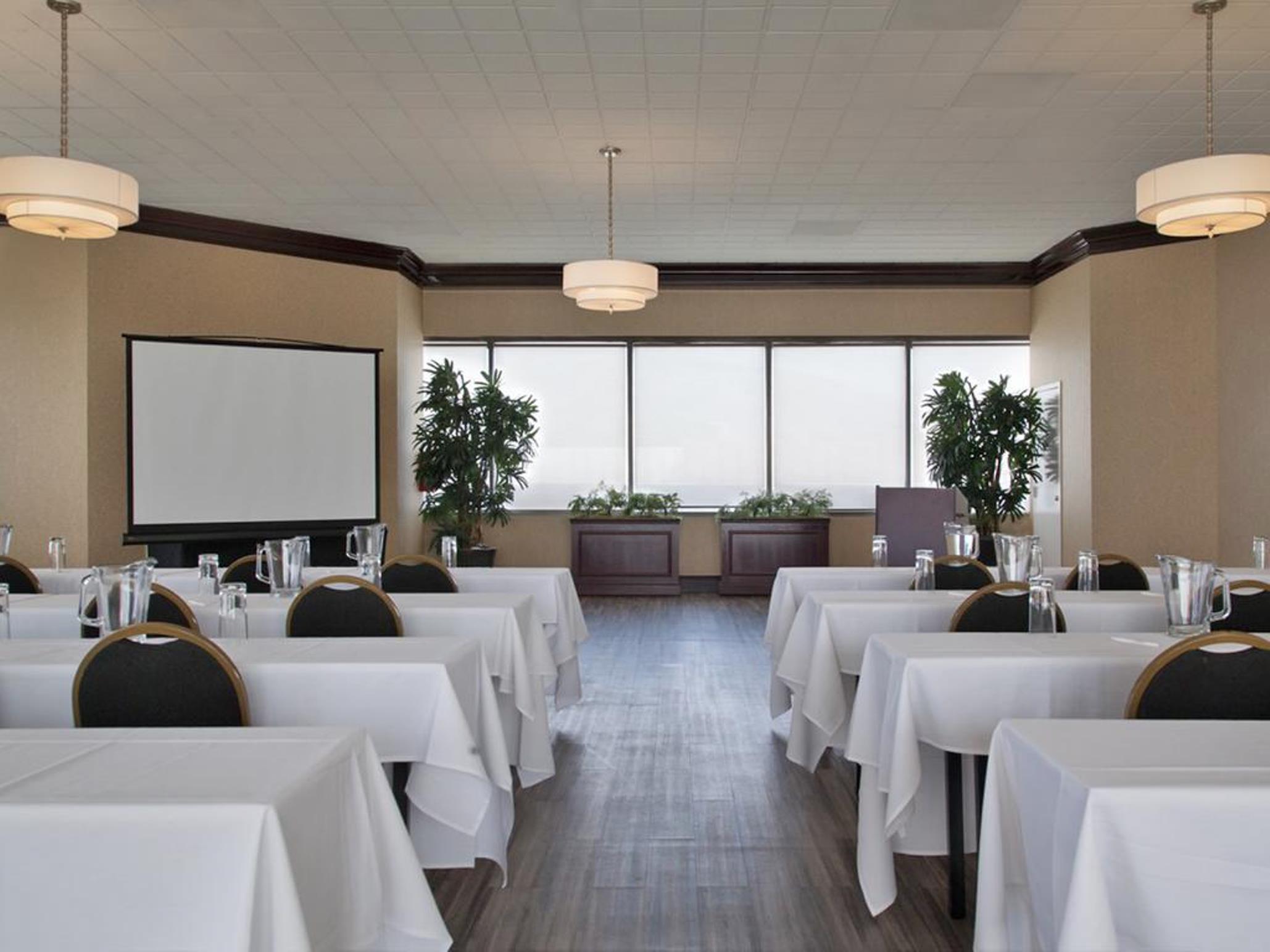 Park Pointe Hotel 27/29