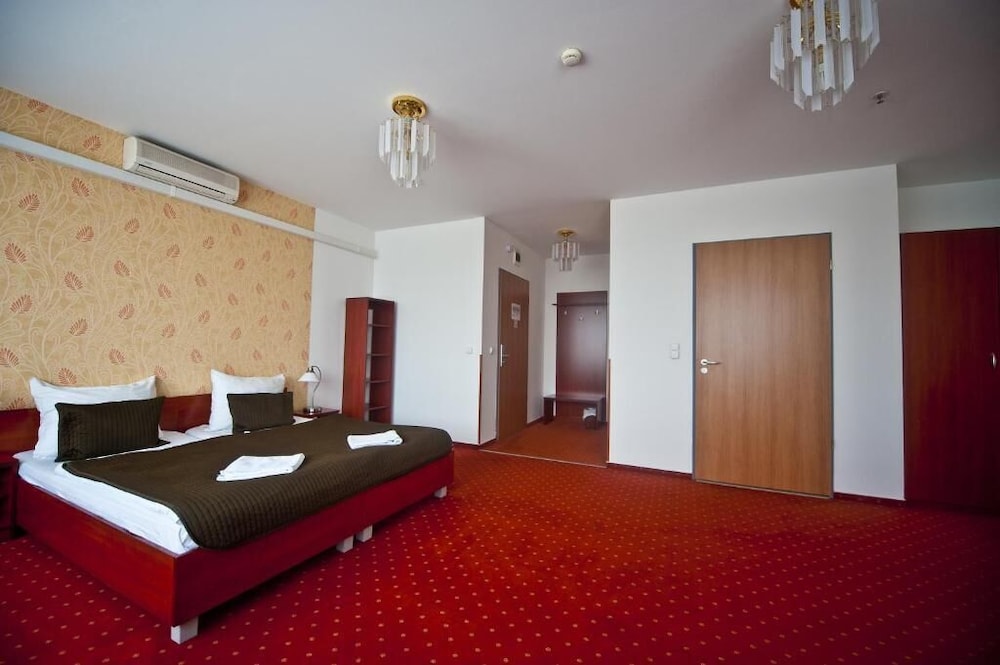 Canada Hotel Budapest 18/50