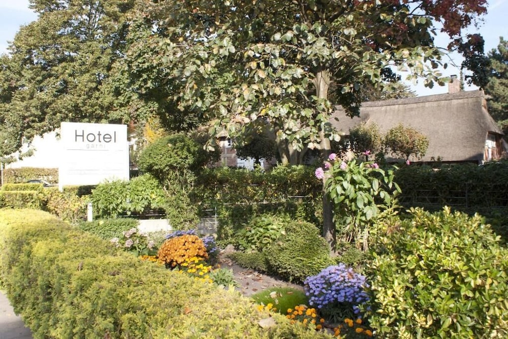 ENTREE HOTEL GROSS BORSTEL 46/50