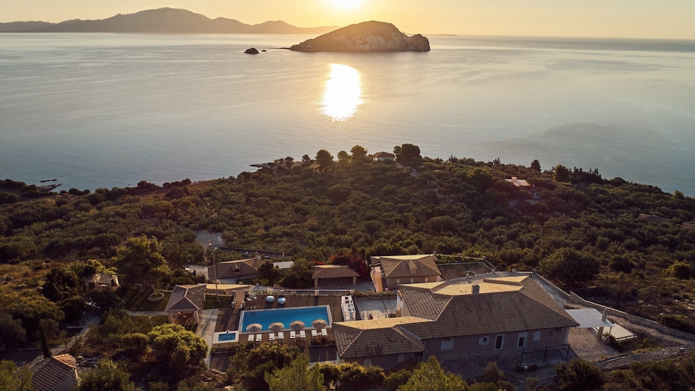 Serenus Luxury Villa 27/41