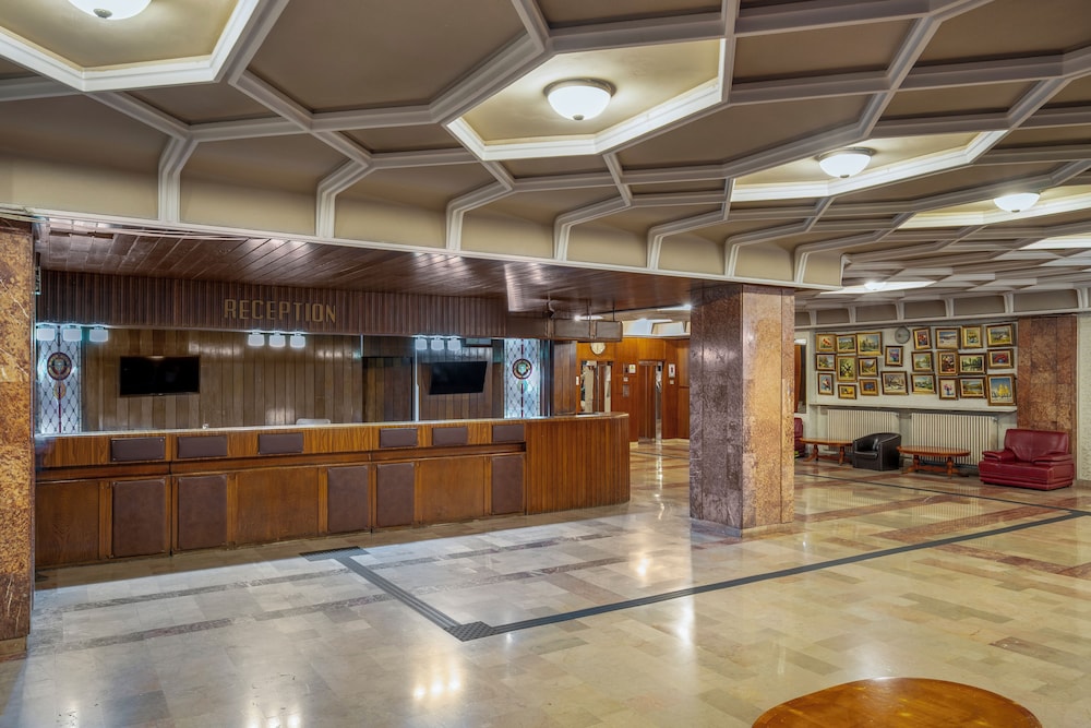 Hotel Moldova 7/80