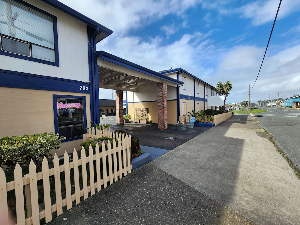 Omeo Suites Glass Beach 27/50
