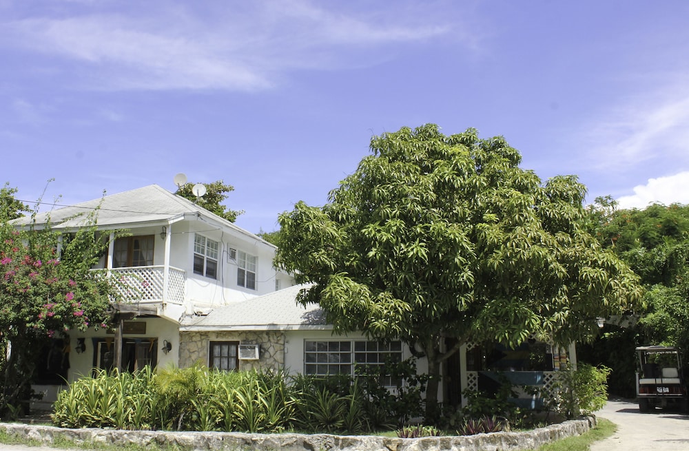 Tingum Village Hotel 1/50