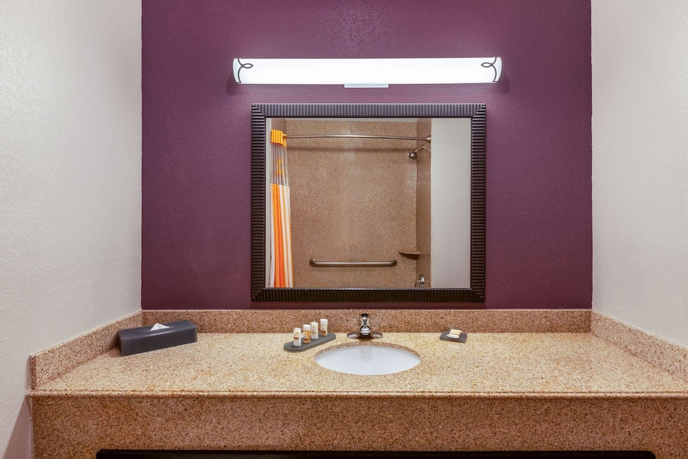 La Quinta Inn And Suites By Wyndham Lumberton 21/59