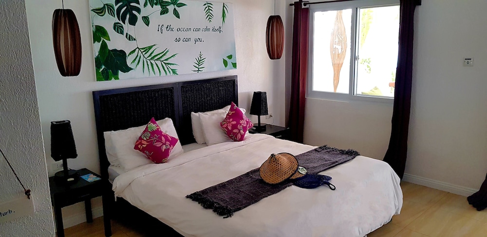 Ocean Vida Beach And Dive Resort 10/65