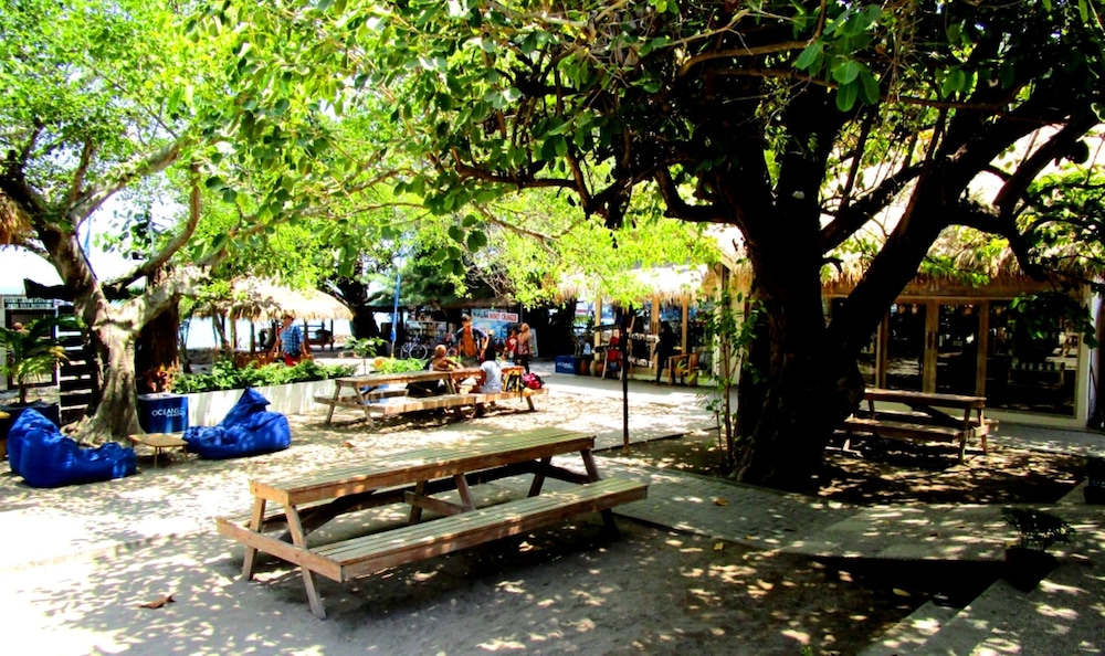OCEANS 5 DIVE RESORT 67/77