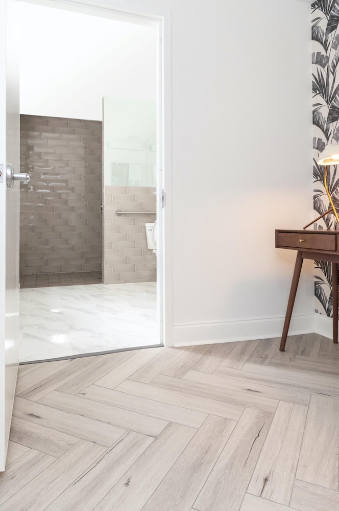 Luxuri Suites 28/50