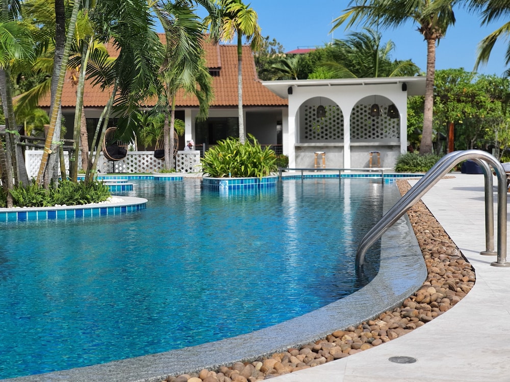 Blu Pine Villa and Pool Access 30/41