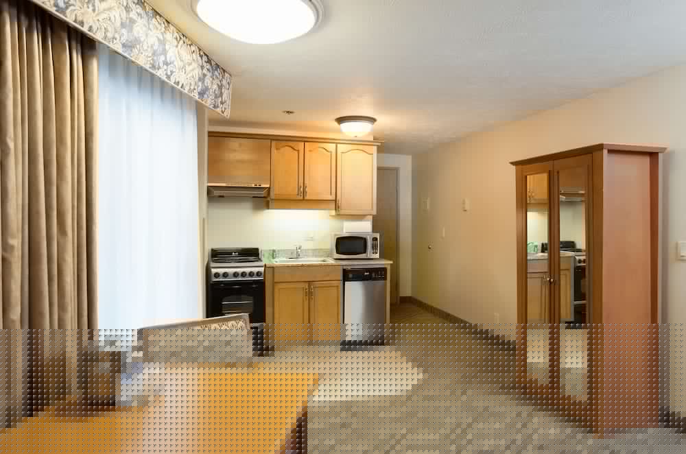Promenade Inn And Suites Ocean Front 3/28