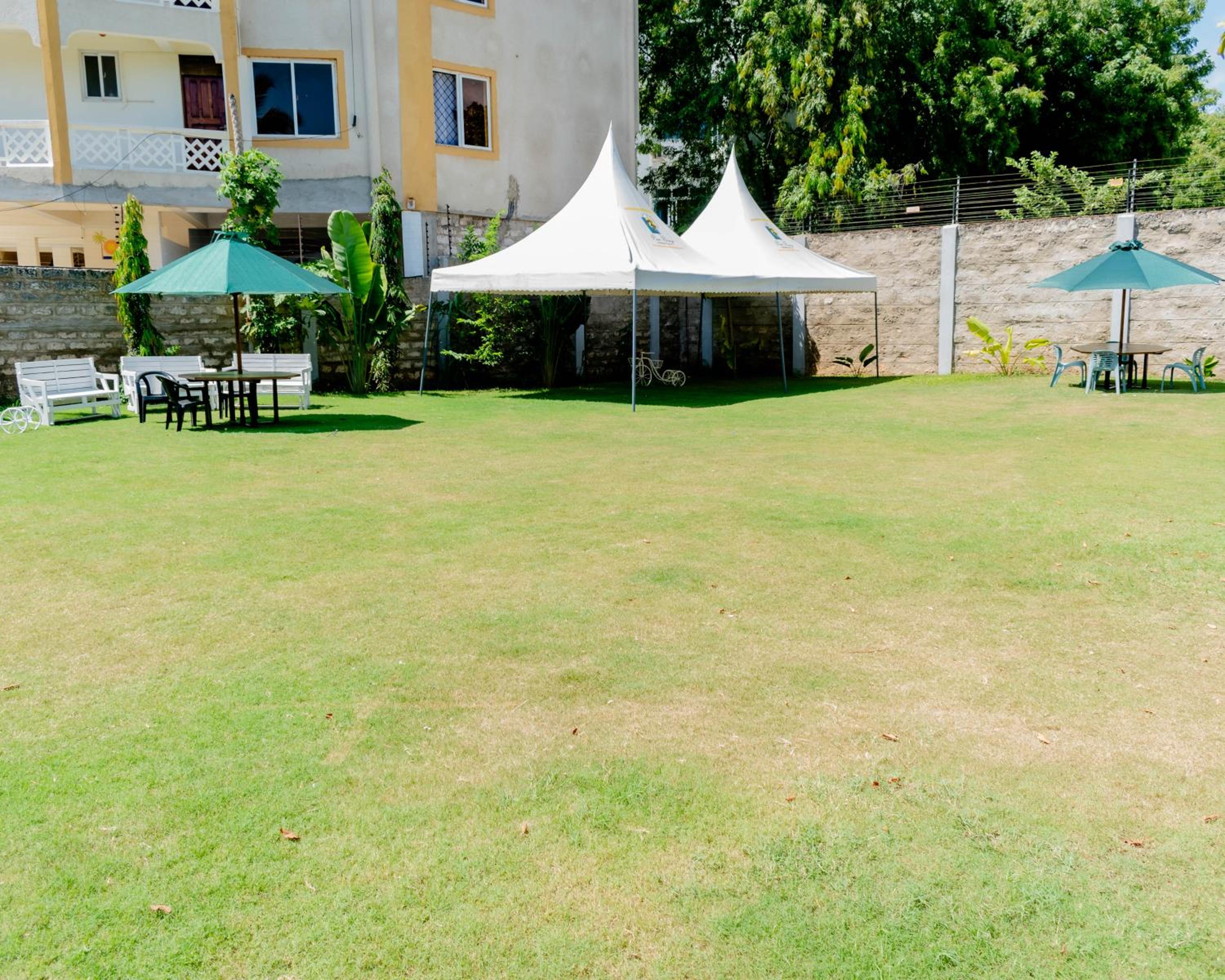 Pine Breeze Holiday Resort 50/52