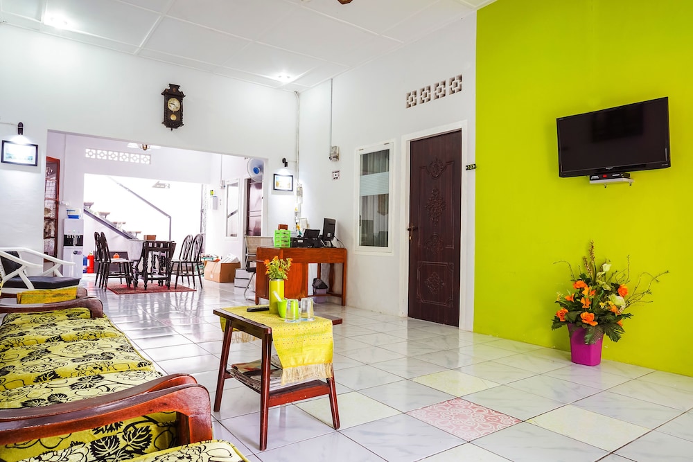 Hotel O Jalan Jenderal Sudirman Near Imam Bonjol Square Formerly Nelvi Guest House 32/50