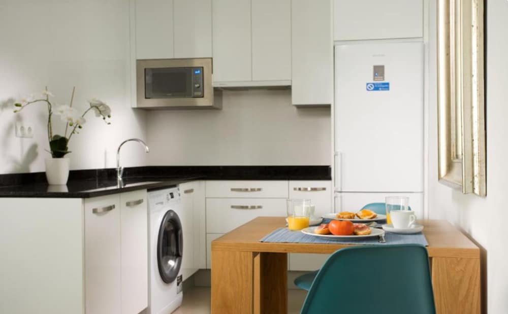 Suites Del Pintor Apartments 44/57