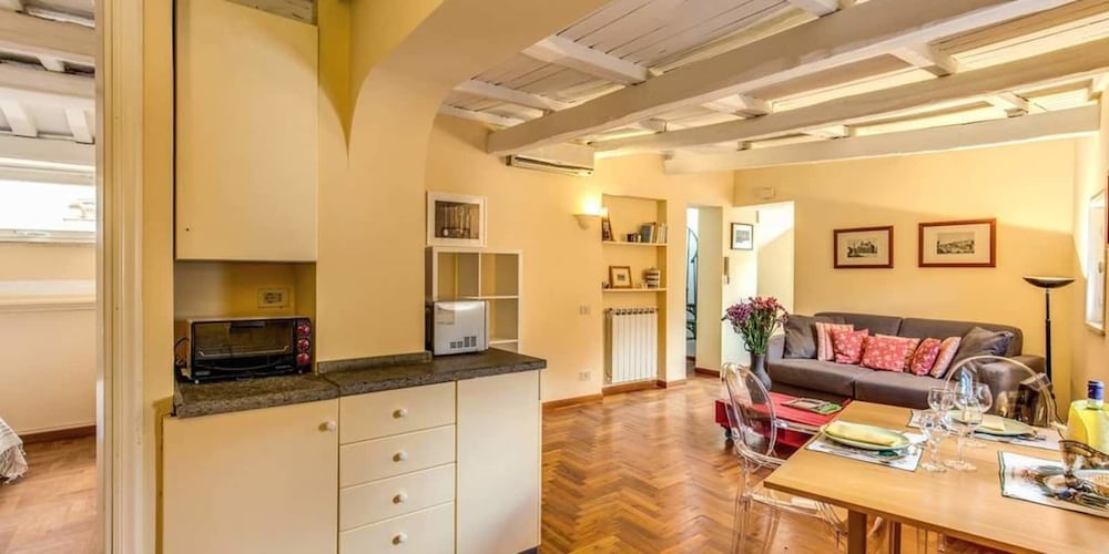 Trastevere Attic with private terrace 8/19