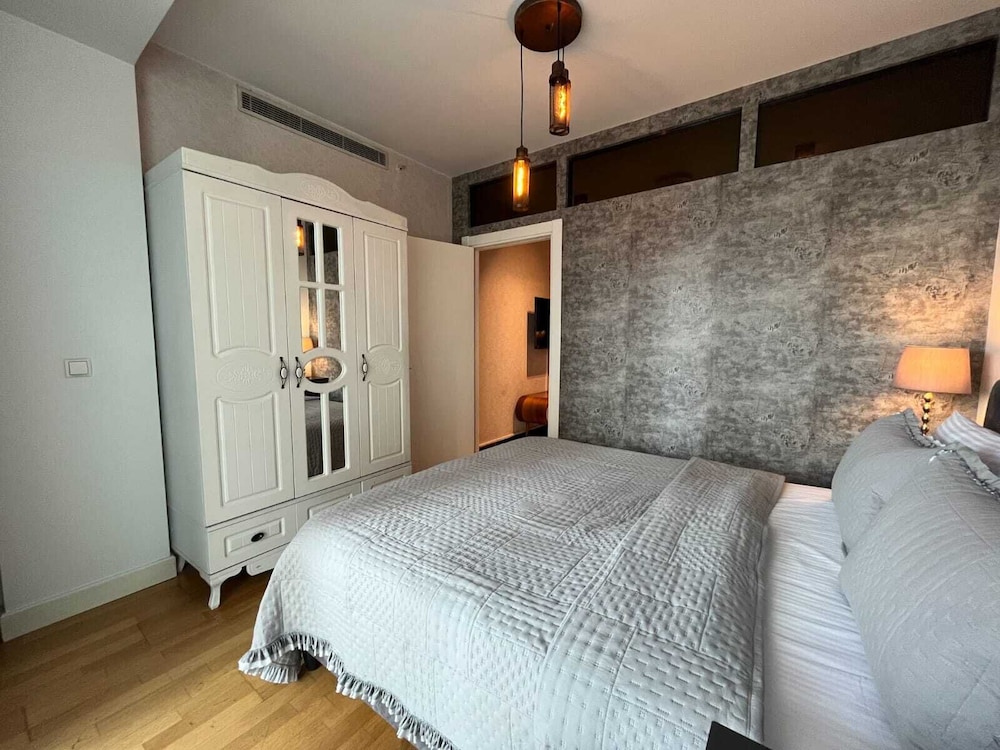 2 BEDROOMS, FAMILY SUITE