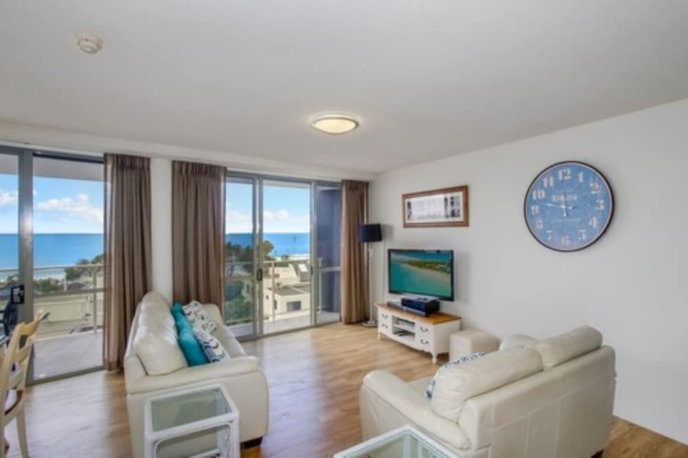 Catalina Resort 35/66