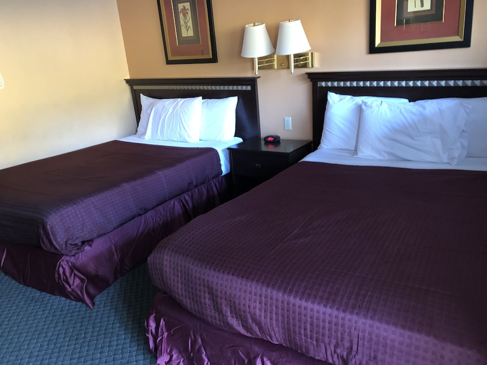 Hometown Inn Athens 15/31