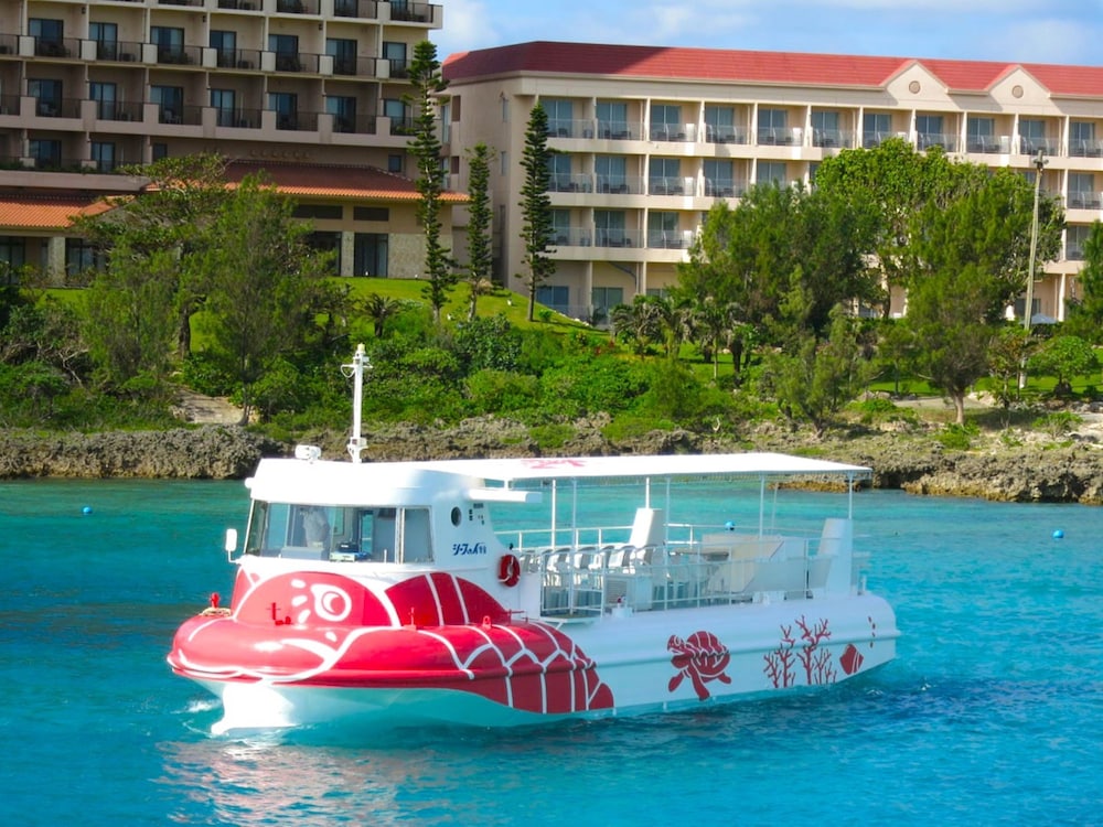 Hotel Breezebay Marina 66/71