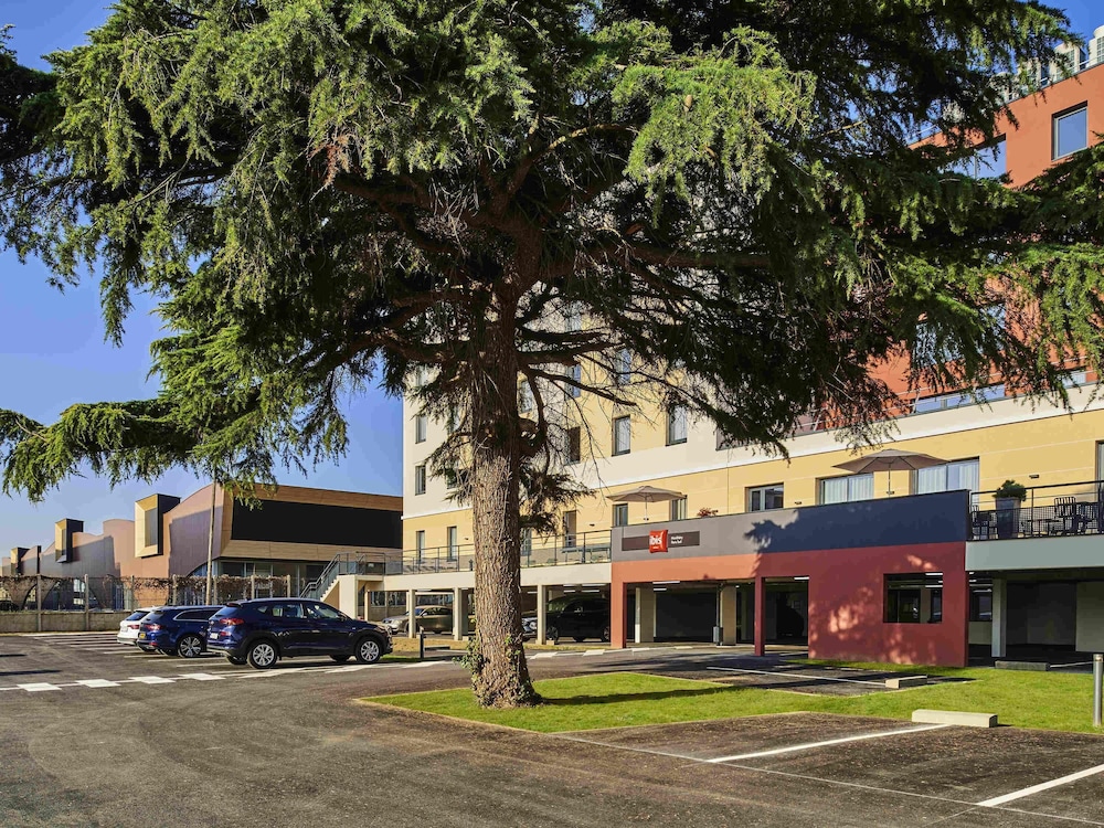 ibis Montlhery Paris Sud 63/68
