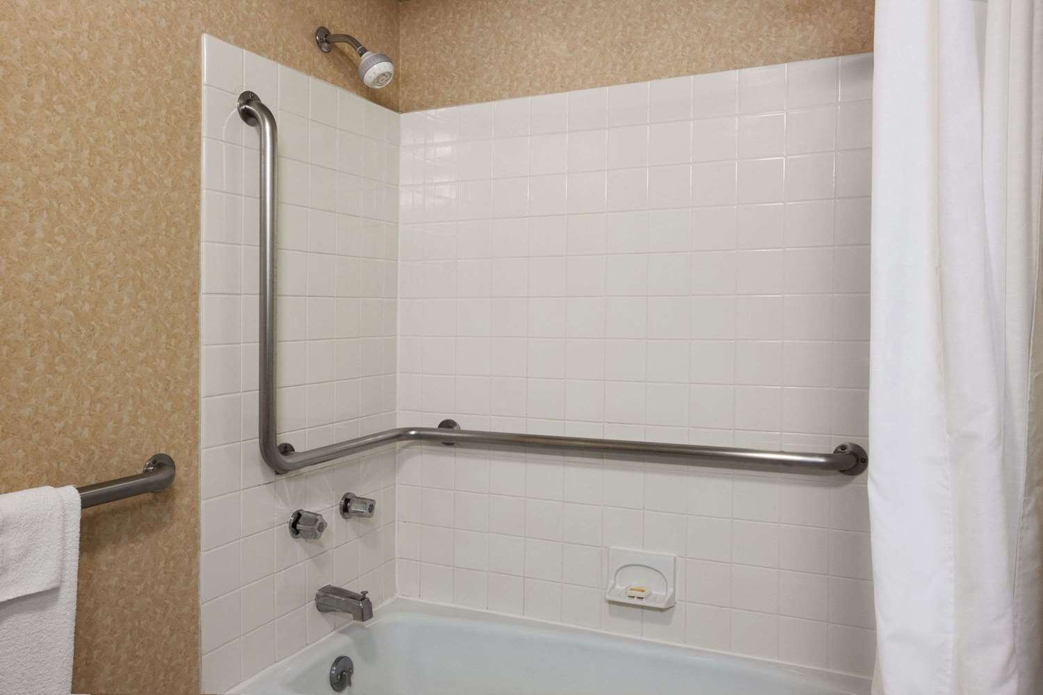 Holiday Inn Express Plattsburgh 12/12