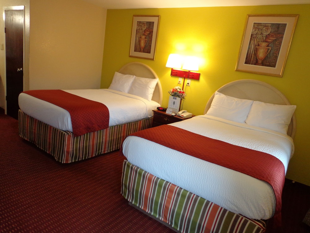 Economy Inn Express Warren 15/47
