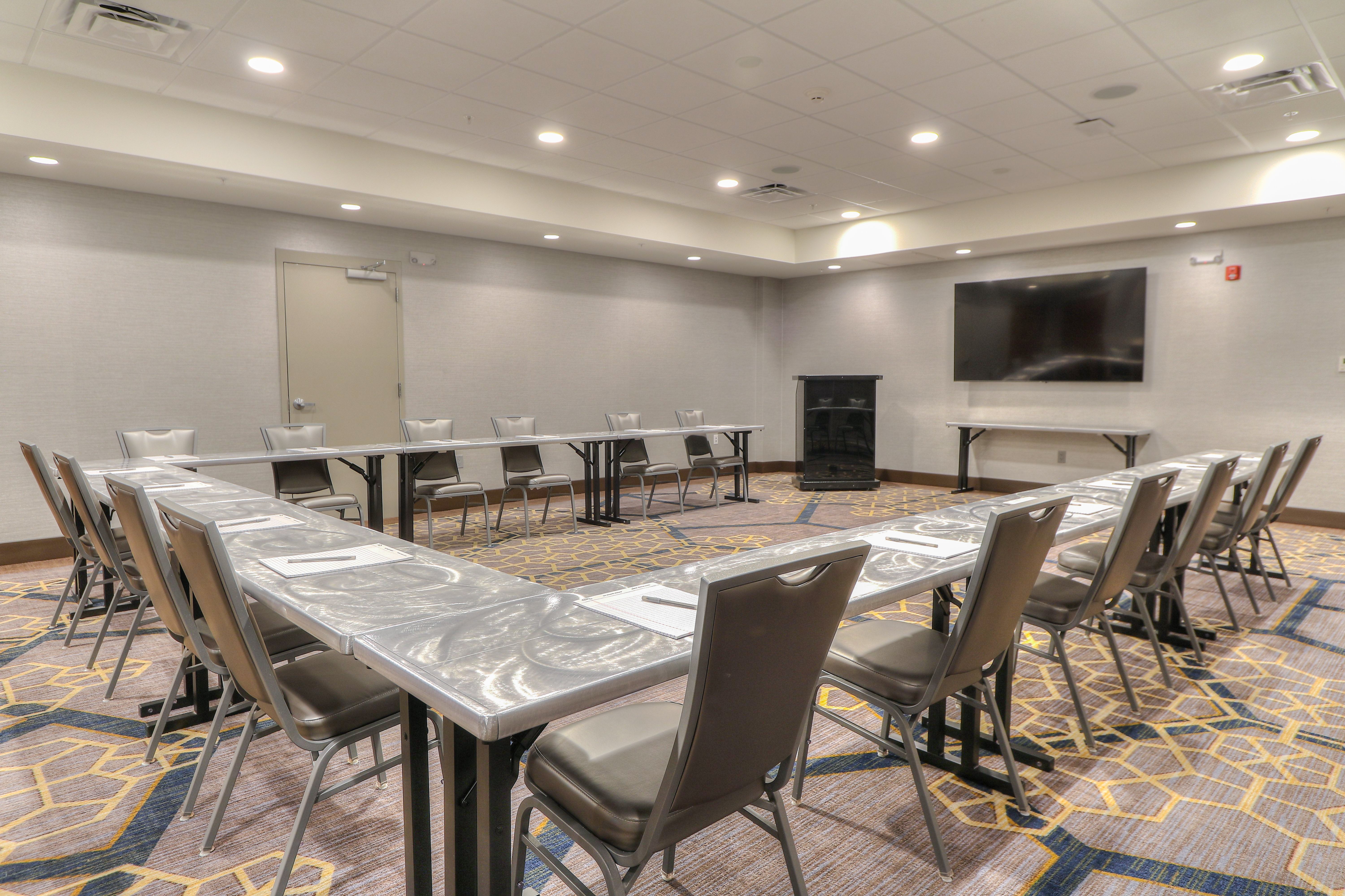 Holiday Inn & Suites Pigeon Forge Convention Center (ex Econo Lodge Hotel) 22/30