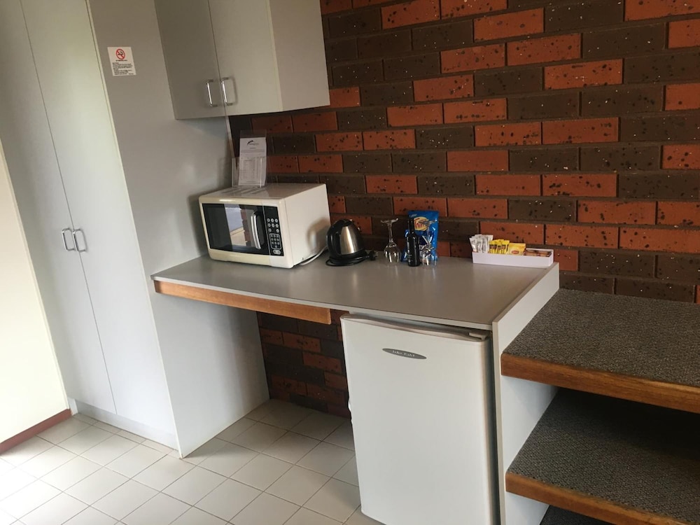 WARRAGUL VIEWS MOTOR INN 52/65