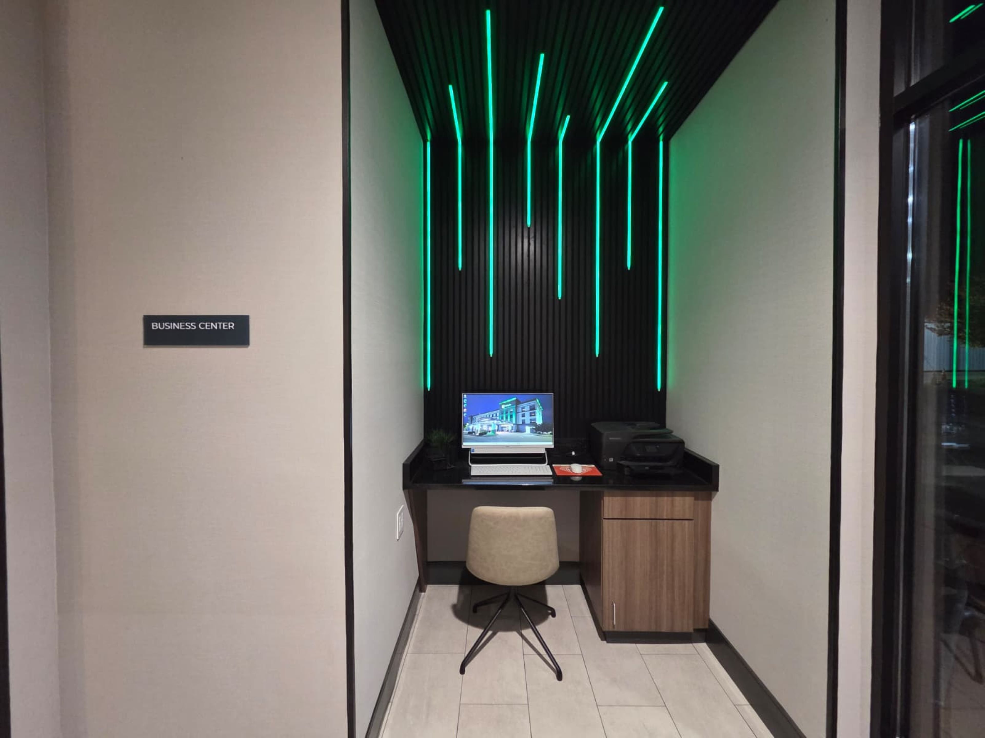 Holiday Inn St. Louis Fairview Heights 66/72