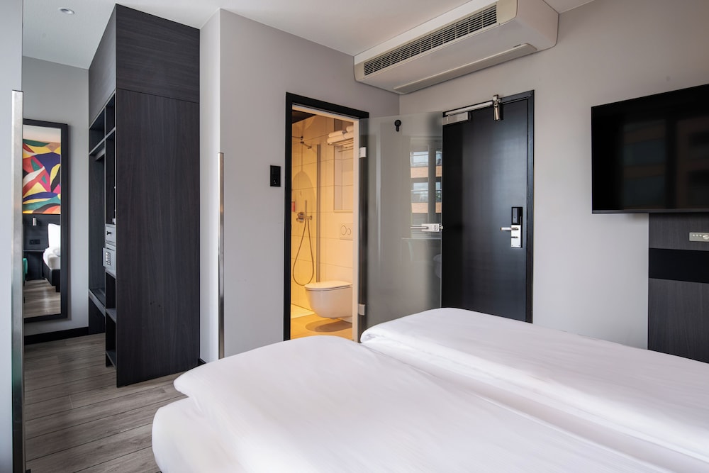 غرفة بزنس بسريرين منفصلين، Thon Hotel Rotterdam 2/9