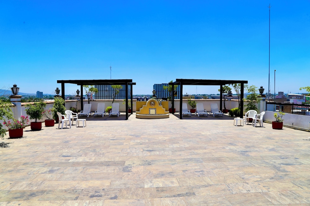 Hotel De Mendoza 52/57