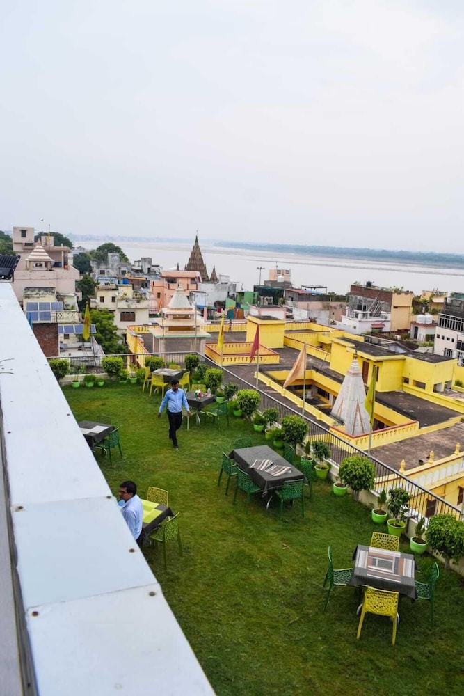 OYO Premium Assi Ghat 43/50