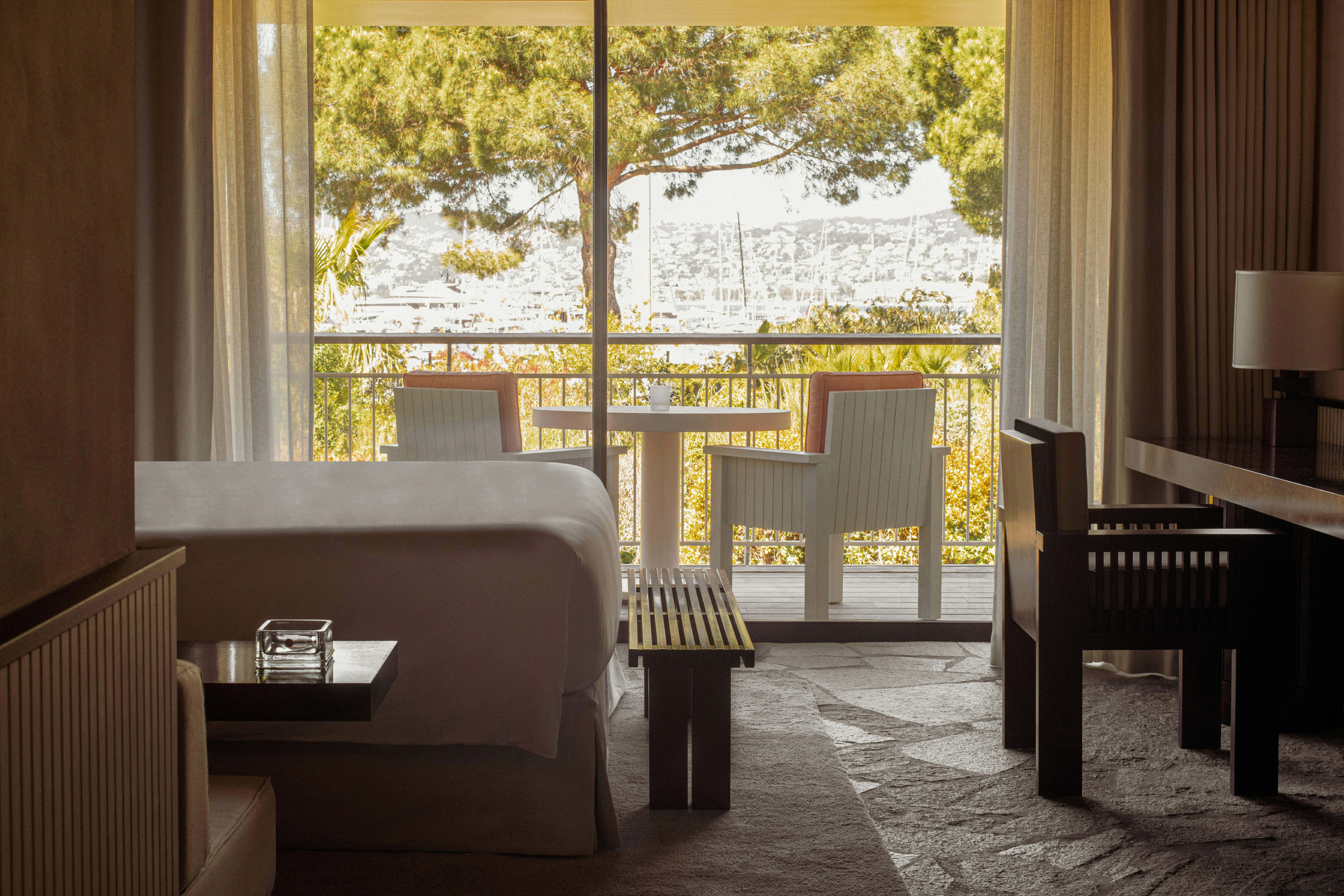 Cap D' Antibes Beach Hotel 40/45