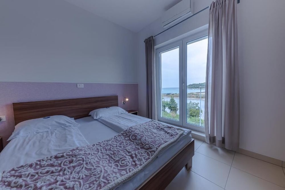 Hotel Lavender 7/50