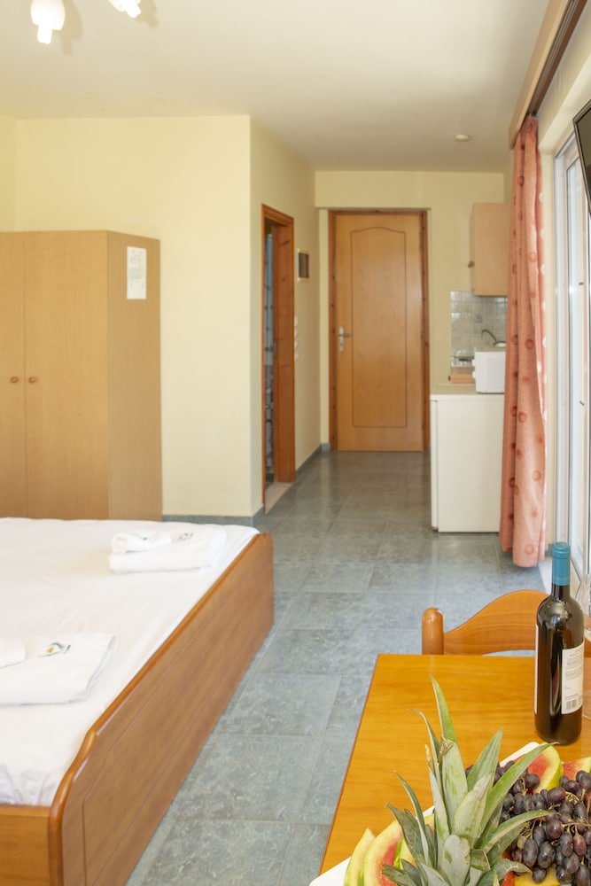 Alia Luxury Suites and Spa 10/169