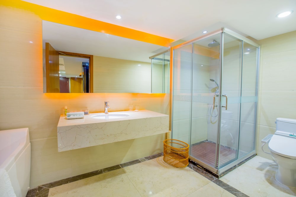 Louis Hotel Zhongshan 9/40